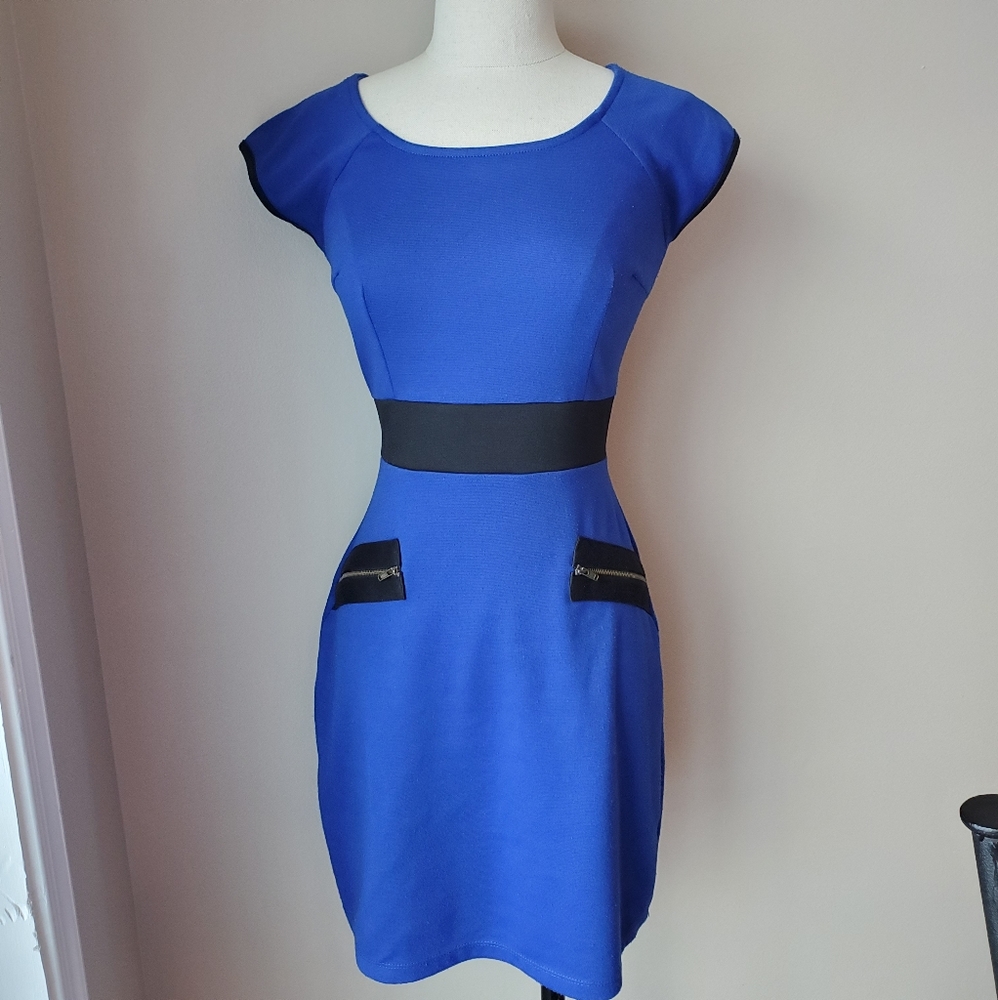 Blue stretchy dress 👗